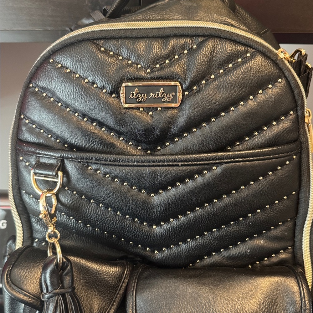 Itzy Ritzy Boss Diaper Bag - Picture 2 of 7